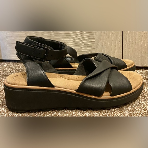 Clarks Collection Women's sz 7.5M Ankle Sandals Heels Shoes Black - Picture 4 of 7